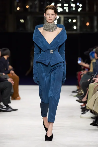 Look 37